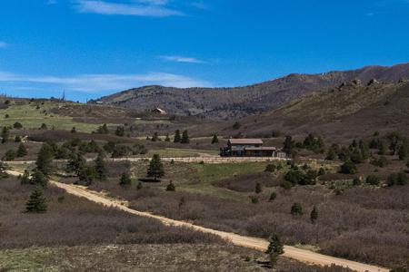 Tres Valles Home for Sale in La Veta, Colorado