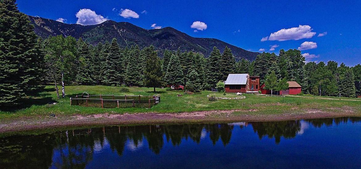 Lakeside Mountain Retreat for Sale